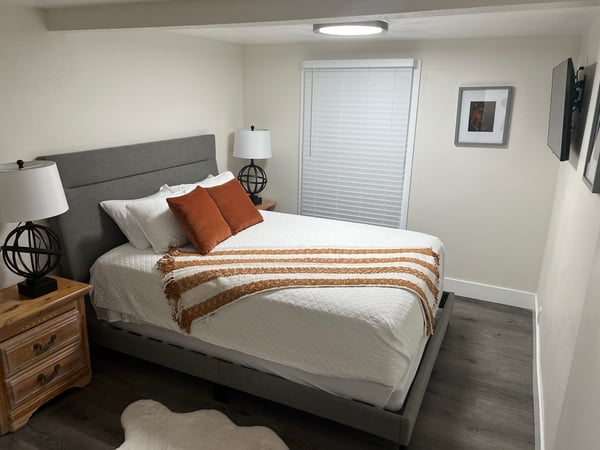 Bedroom - Queen Bed