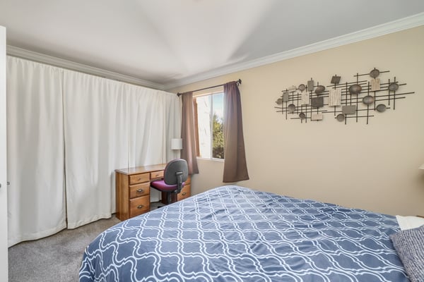 Bedroom - Full Bed