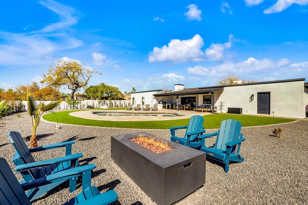 Outdoor Fire pit and seating