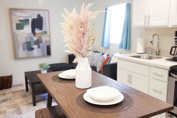 Dining with cutlery