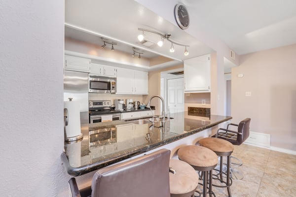 Kitchen with breakfast table
