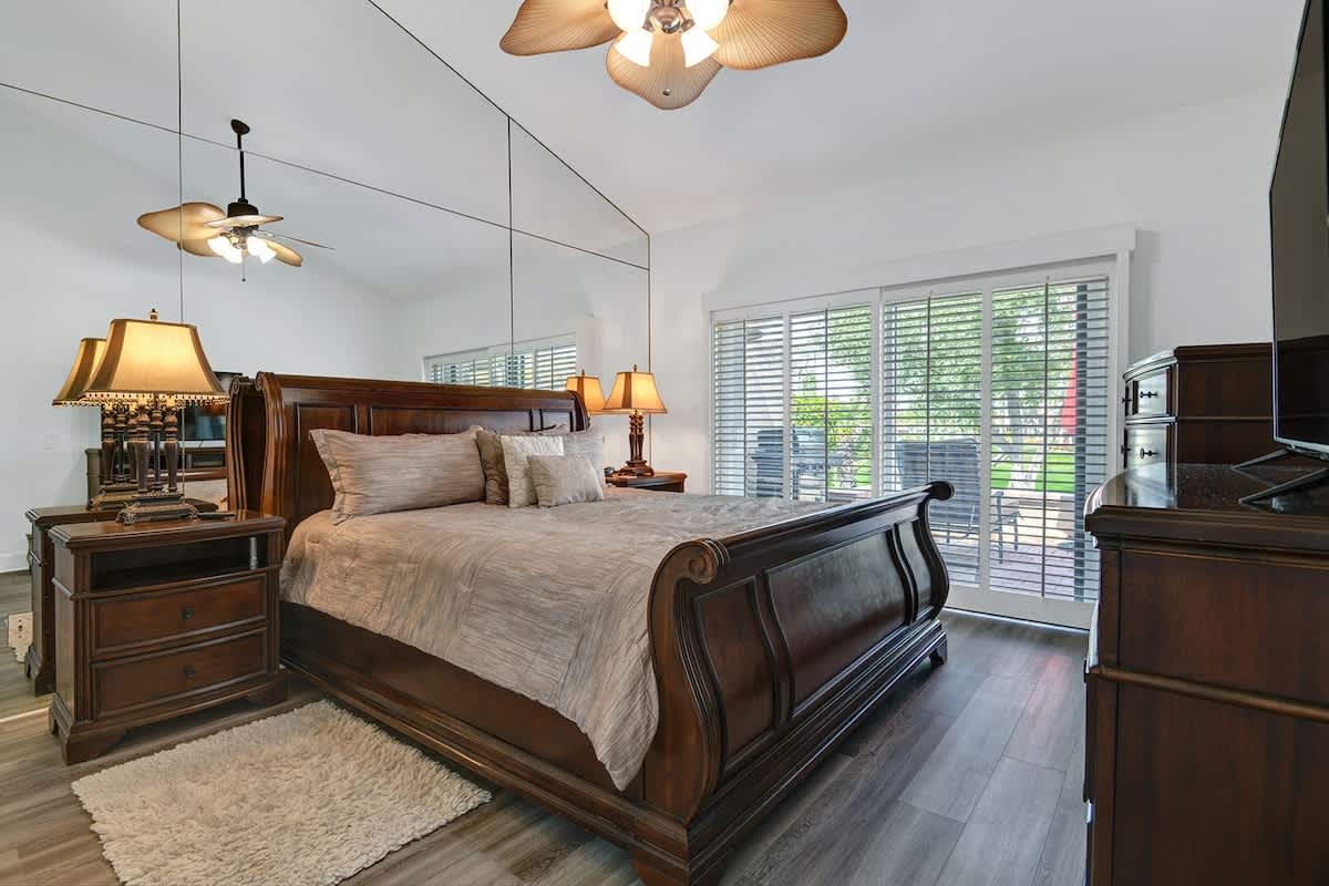 PRIMARY BEDROOM.jpg mls