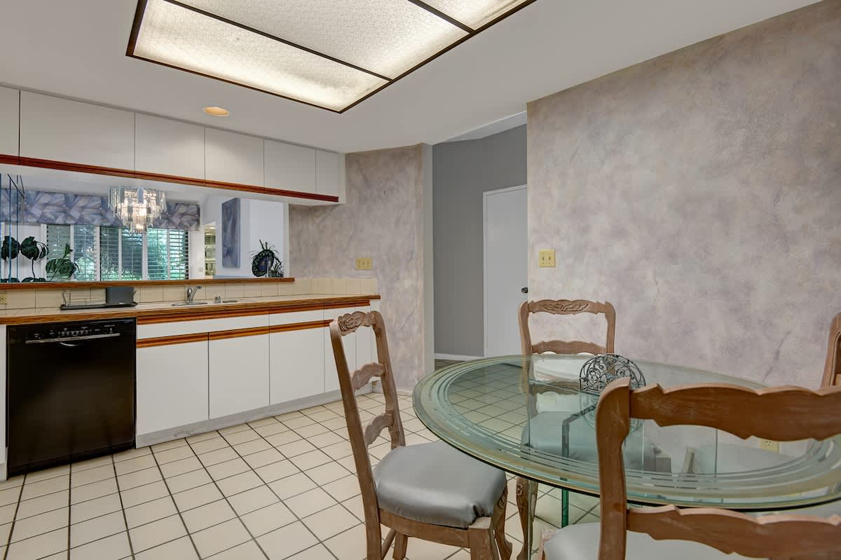 KITCHEN TABLE AND KITCHEN