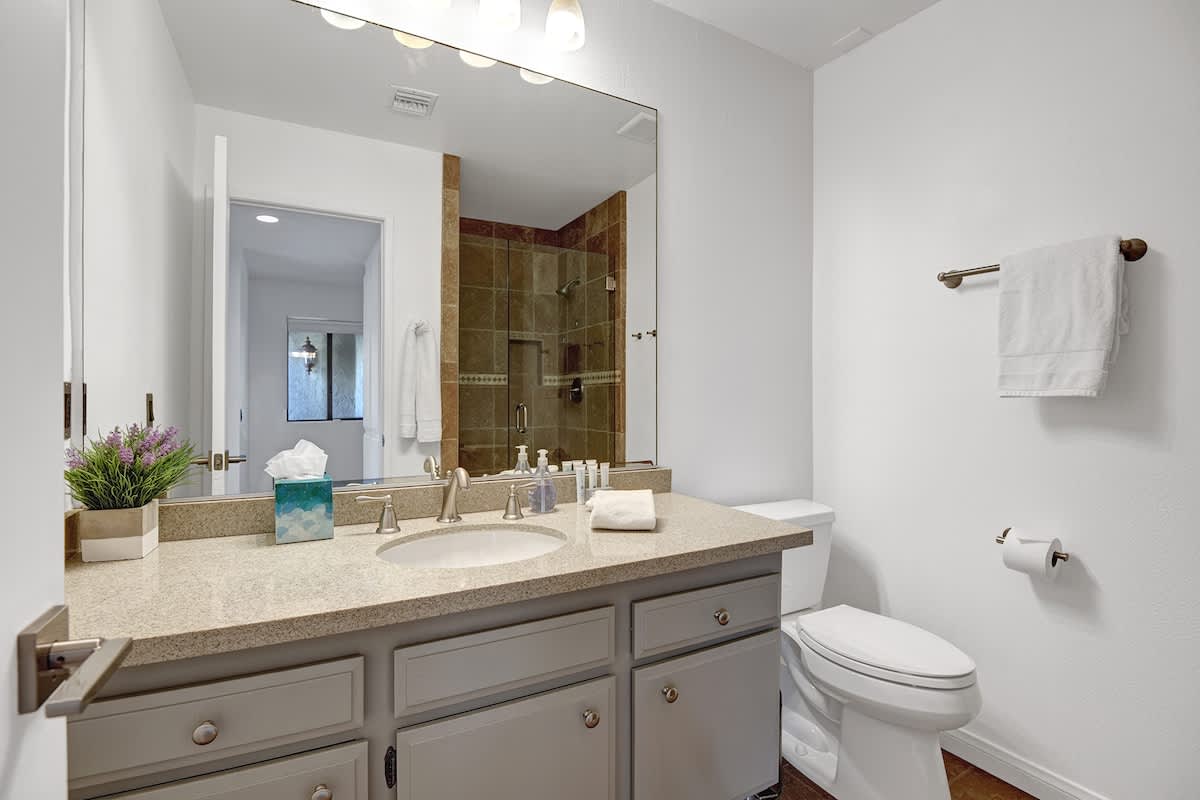 Hacienda Alondra- Meredith Lodging