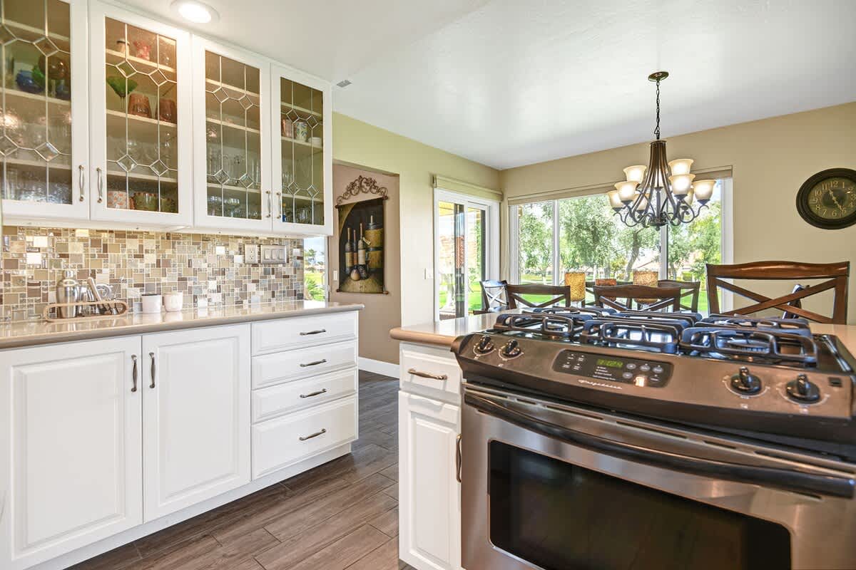 KITTCHEN REVERSE.jpg mls