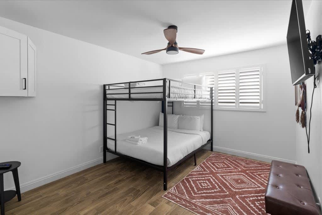 BUNK ROOM 2
