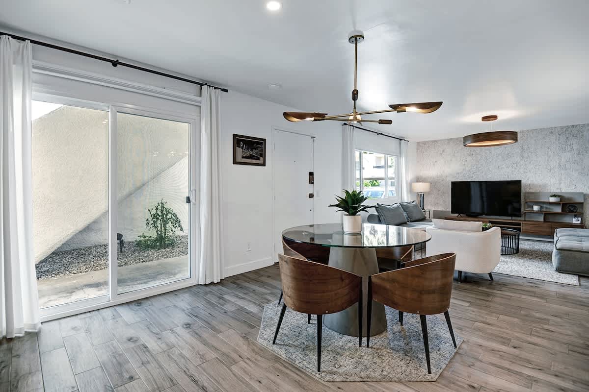 KITCHEN TABLE REVERSE