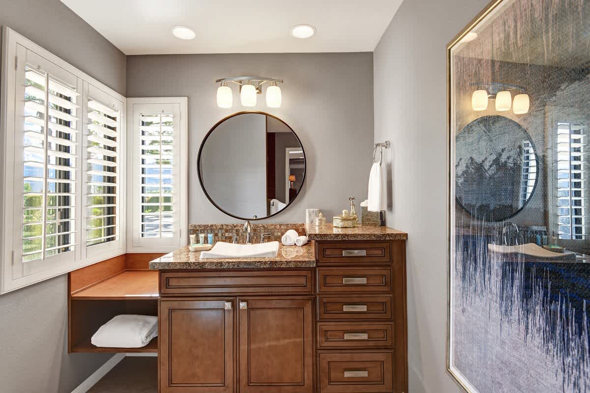 GUEST BATHROOM TIGHT