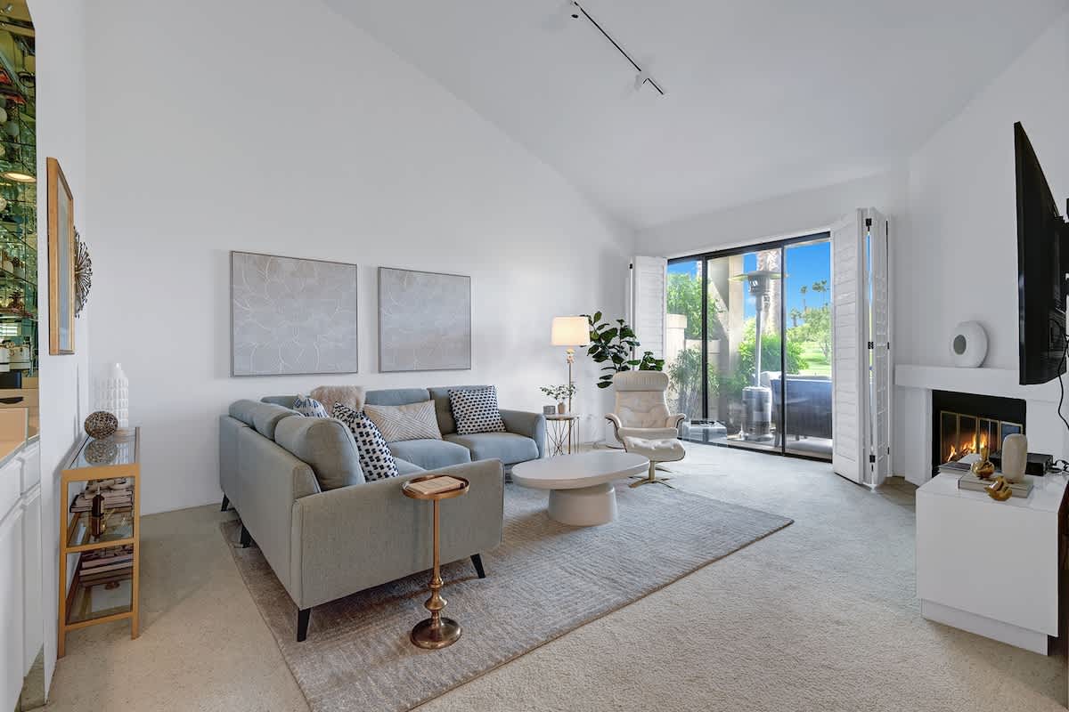 V3947- Greens and Dreams