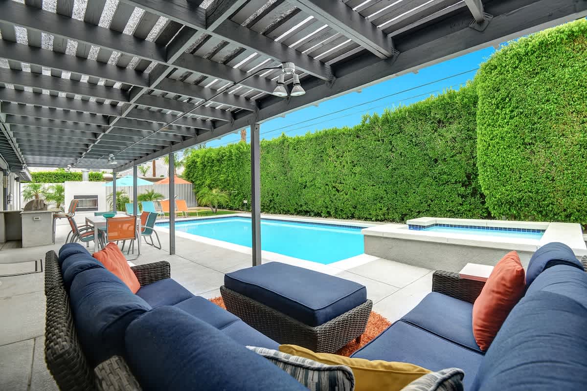 OVER OUTDOOR LIVING ROOM