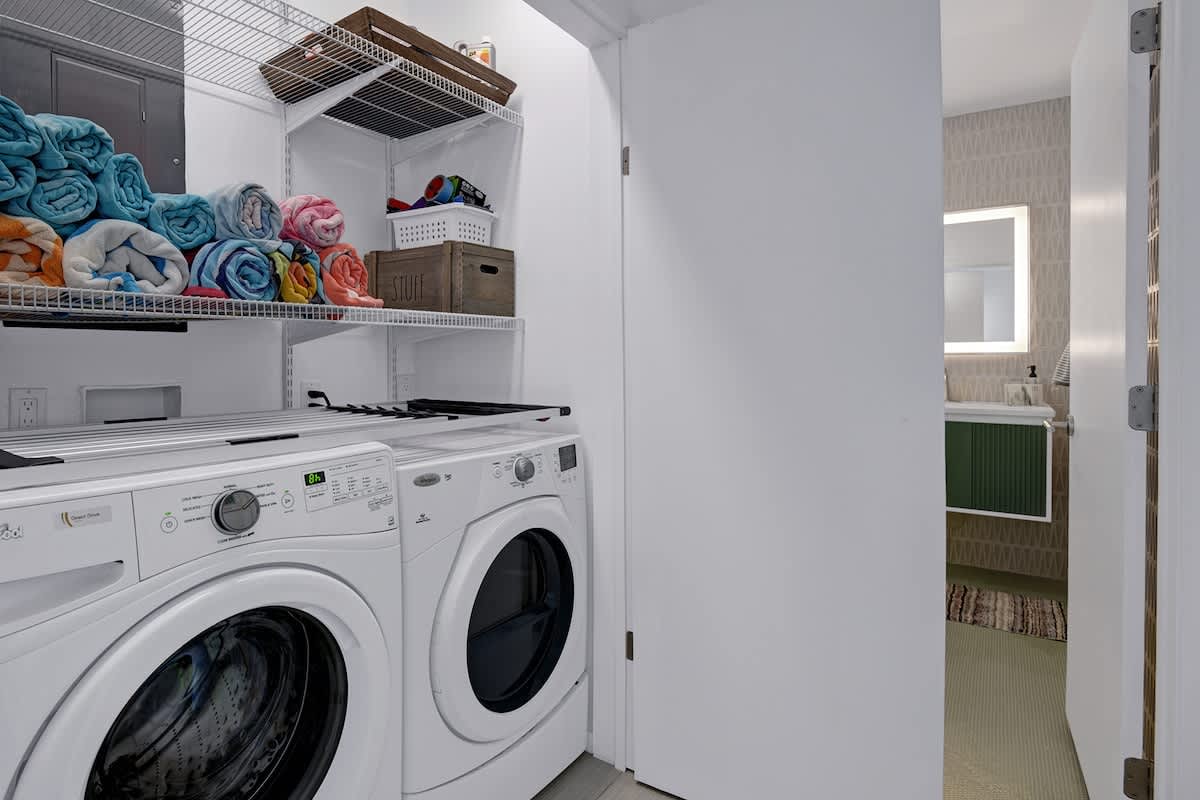 LAUNDRY ROOM