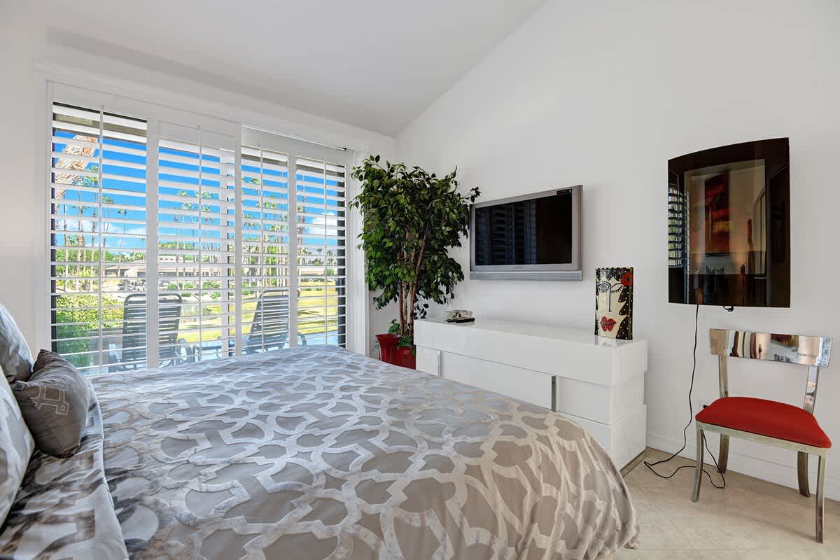 PRIMARY OVER BED.jpg mls