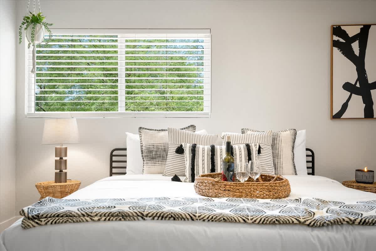 The Seaside Bohemian - Large bedroom