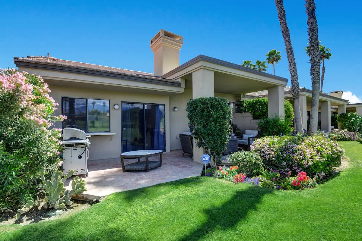 V3947- Greens and Dreams