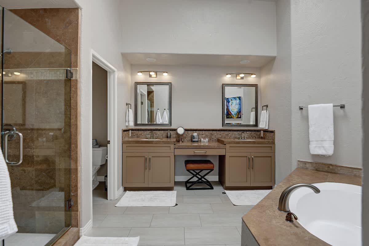 MAIN BEDROOM BATHROOM