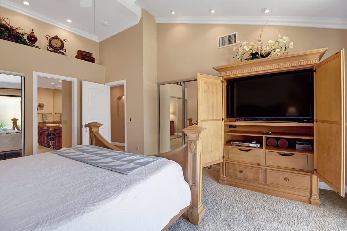 MAIN BEDROOM OVER BED