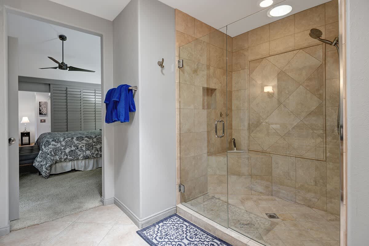 PRIMARY SHOWER.jpg mls