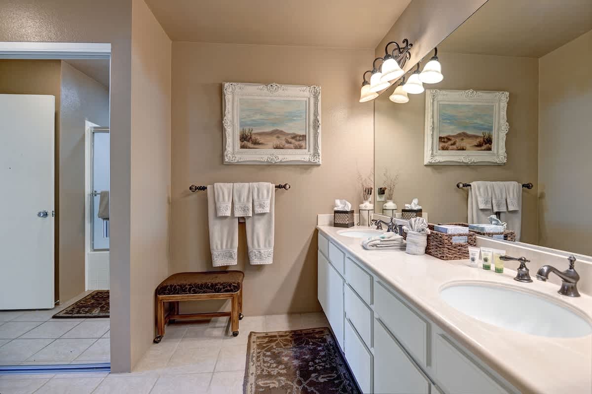 MAIN BATHROOM