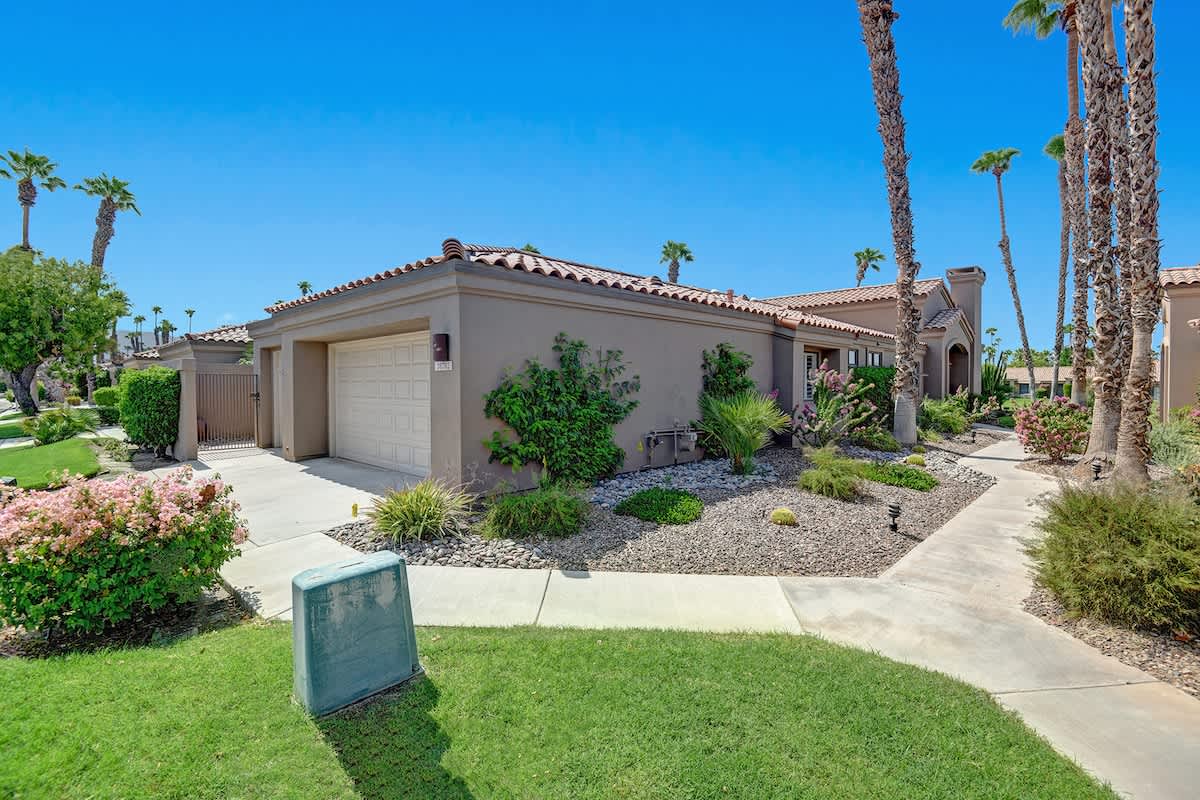 FRONT OF HOME CONTINUED.jpg mls