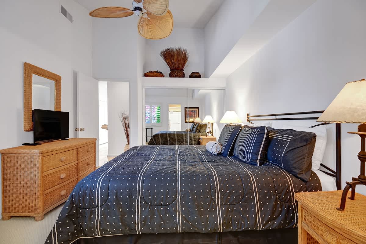 BEDROOM 1 REVERSE.jpg mls