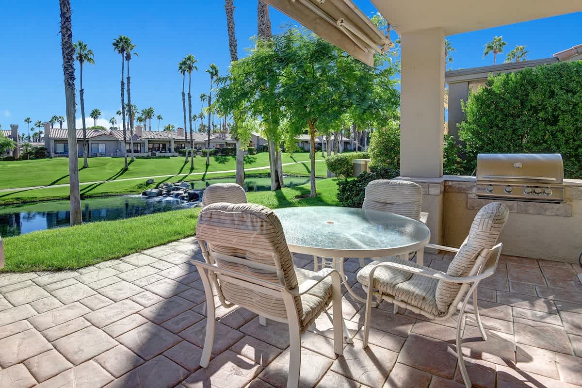 BACK PATIO TABLE.jpg mls