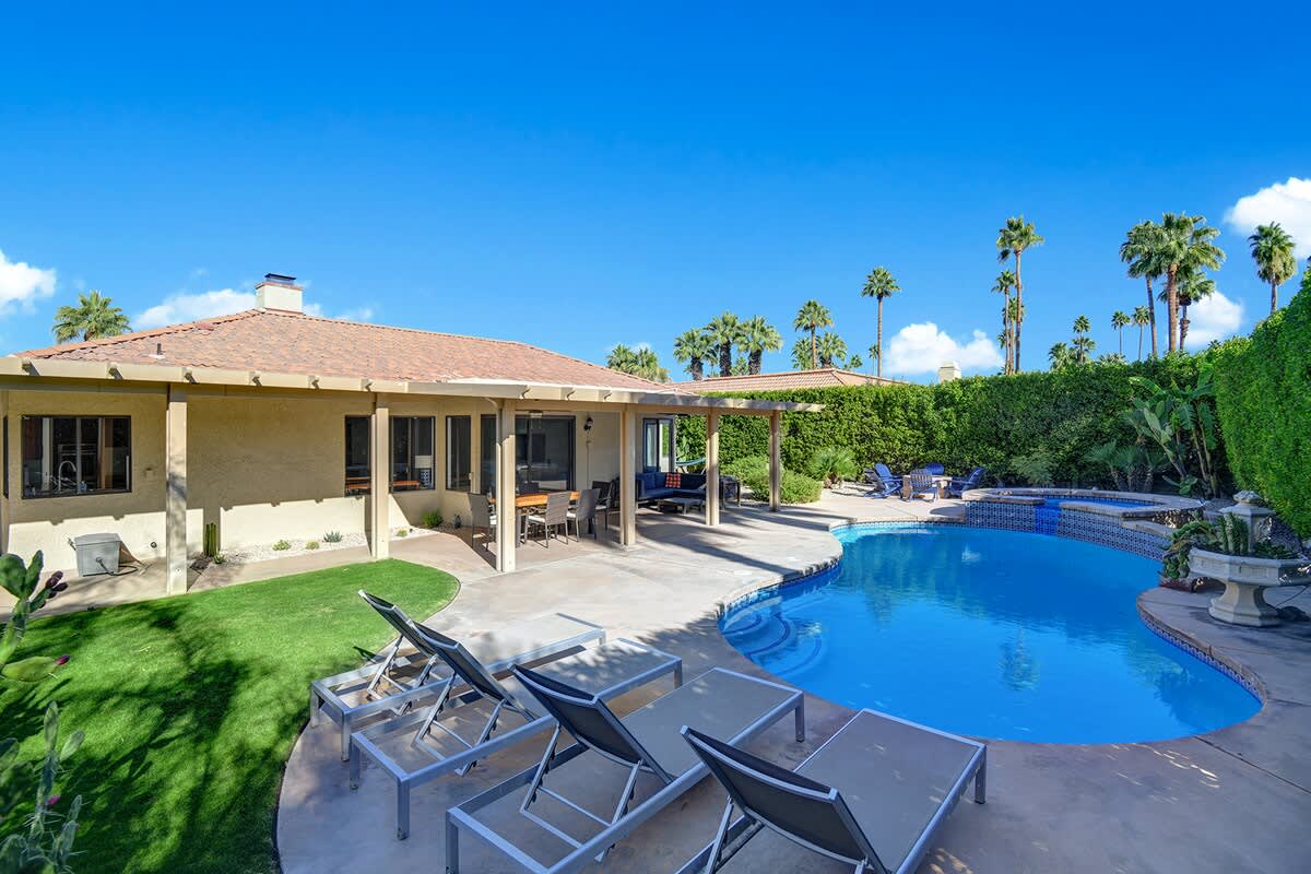 Hacienda Alondra- Meredith Lodging