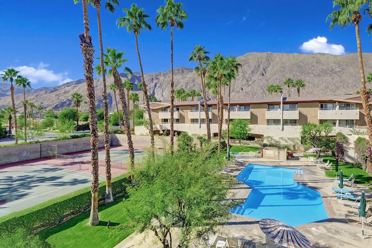 COMMUNITY TENNIS COURTS AND POOL.jpg mls