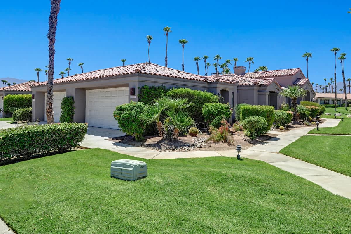 FRONT OF HOME.jpg mls