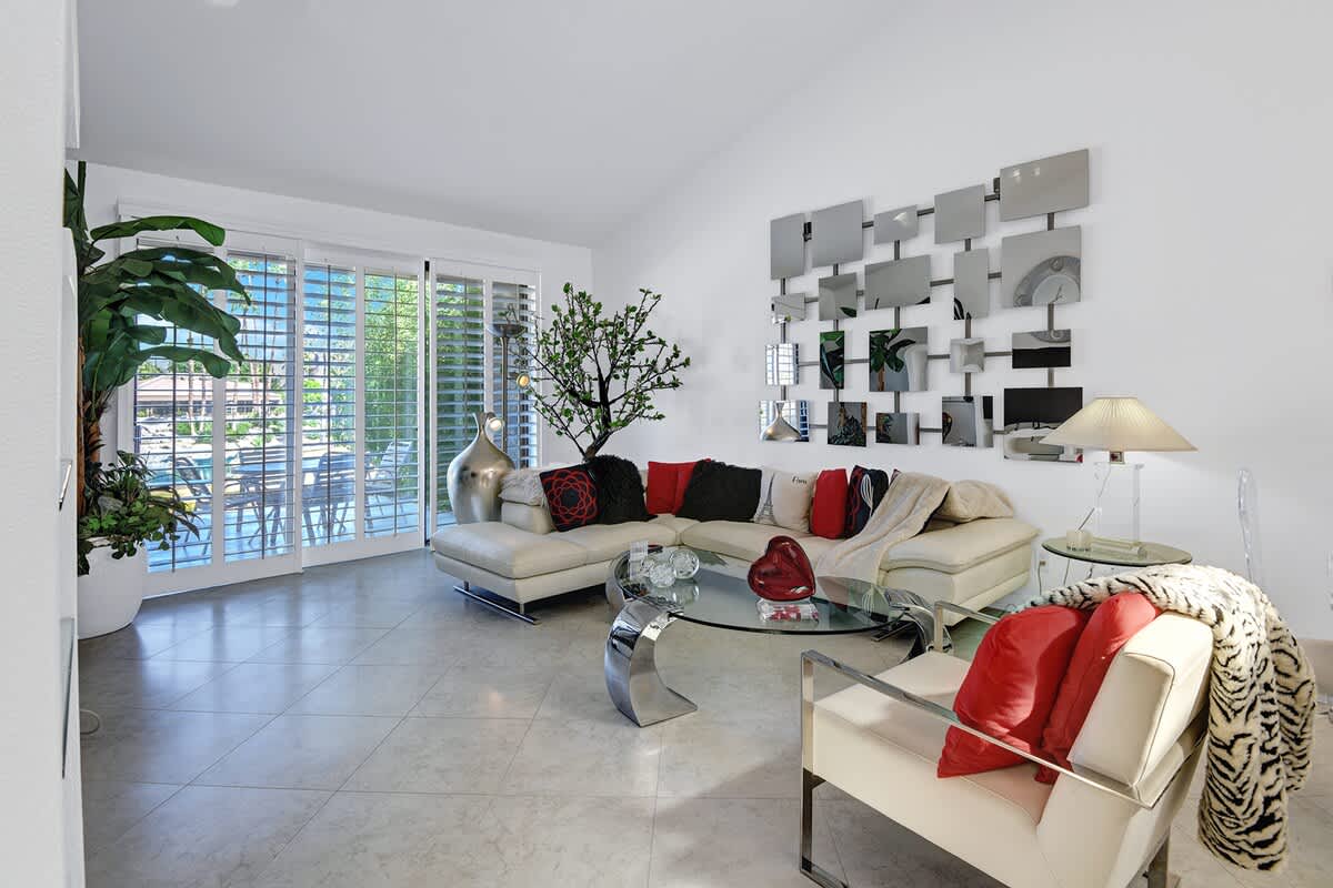 LIVING SPACE.jpg mls