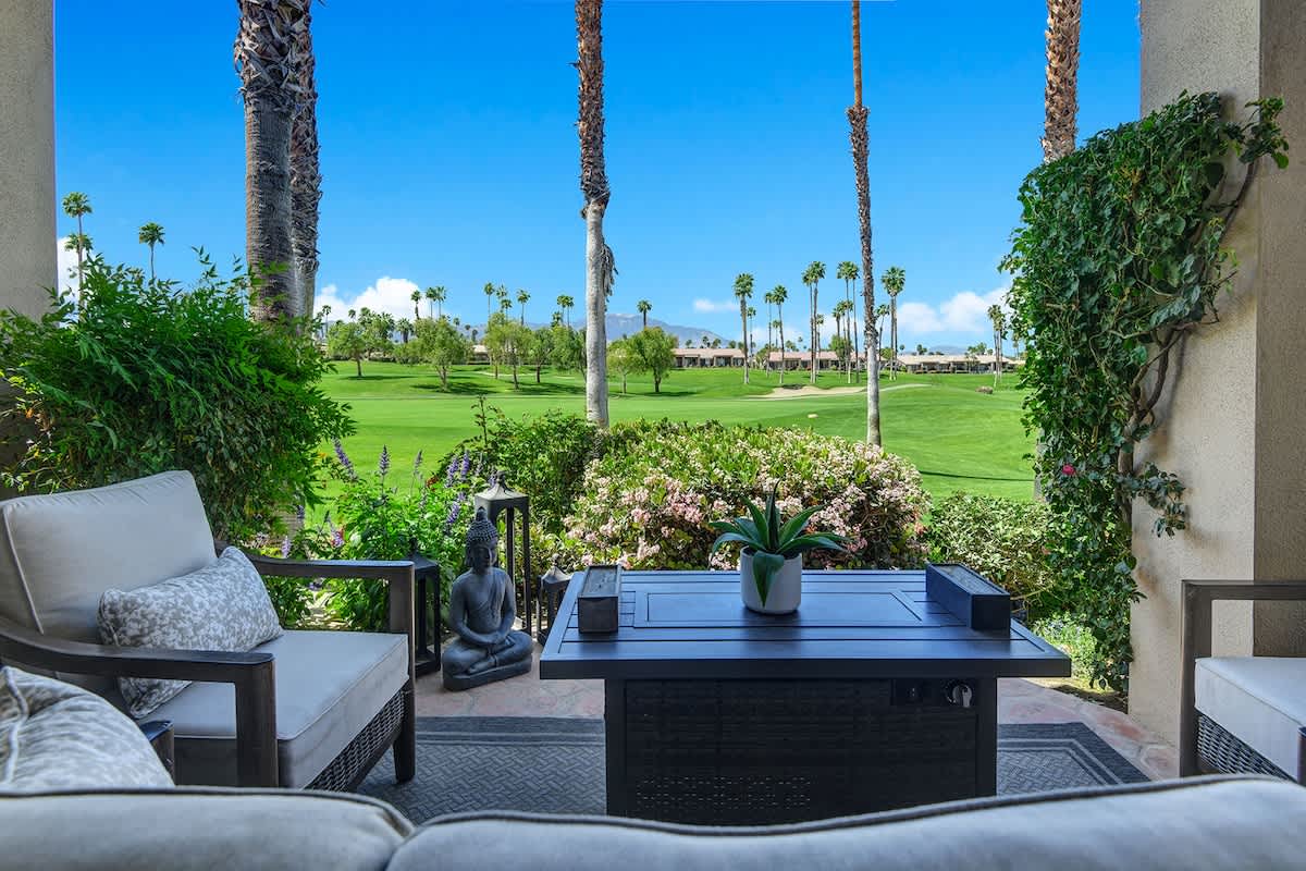 V3947- Greens and Dreams