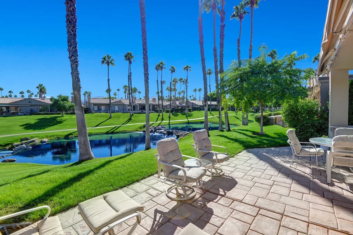 BACK PATIO CONTINUED.jpg mls