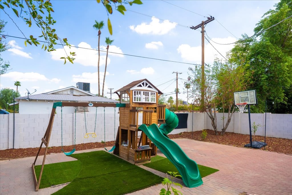 OUTER PLAY AREA REVERSE