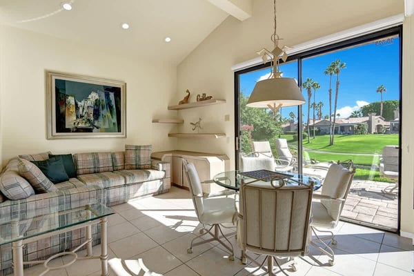 KITCHEN TABLE.jpg mls